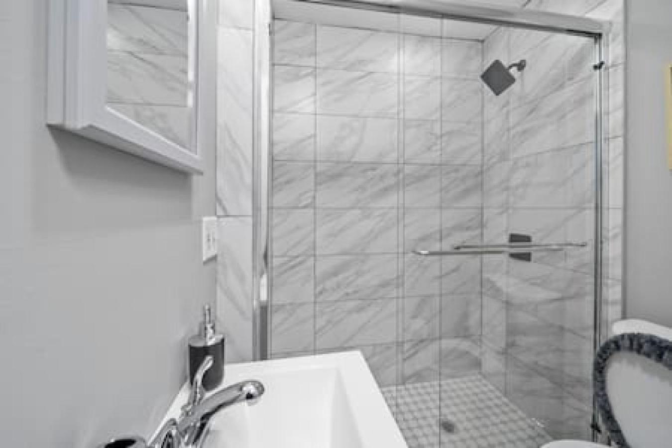 Urban Elegance Retreat In Downtown Rochester Exteriör bild
